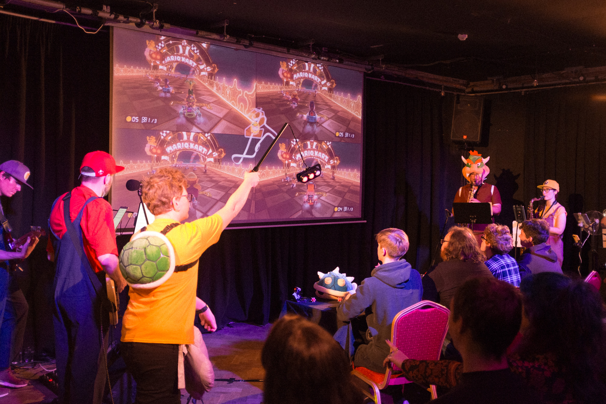 The home-made replica of the mariokart starting lights being used